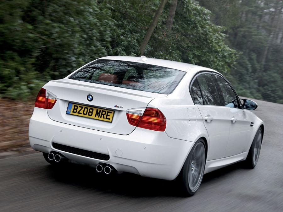  BMW M3 Sedan 2008 года  (UK) (фото 7 из 11)